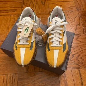 NIB - New Balance - XC-72 size 8M/9.5W